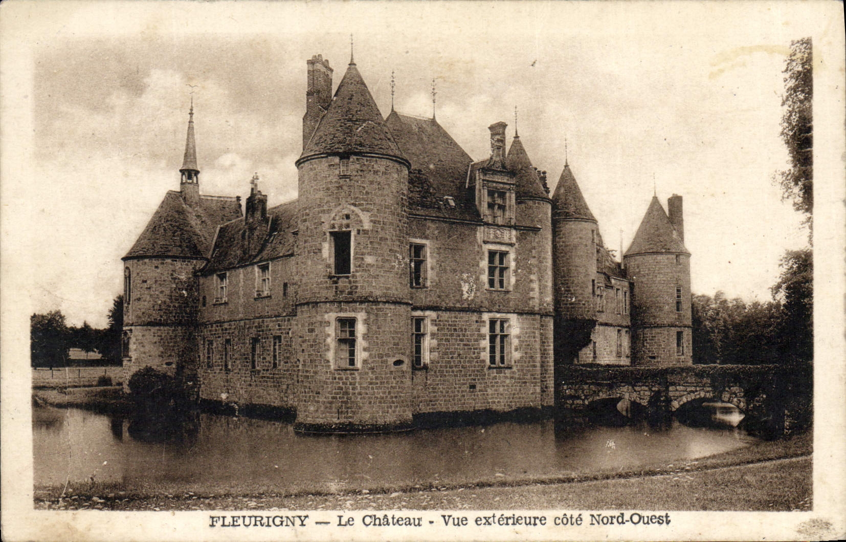 CPA Fleurigny Le Chateau Vue exterieure cote Nord Ouest 
