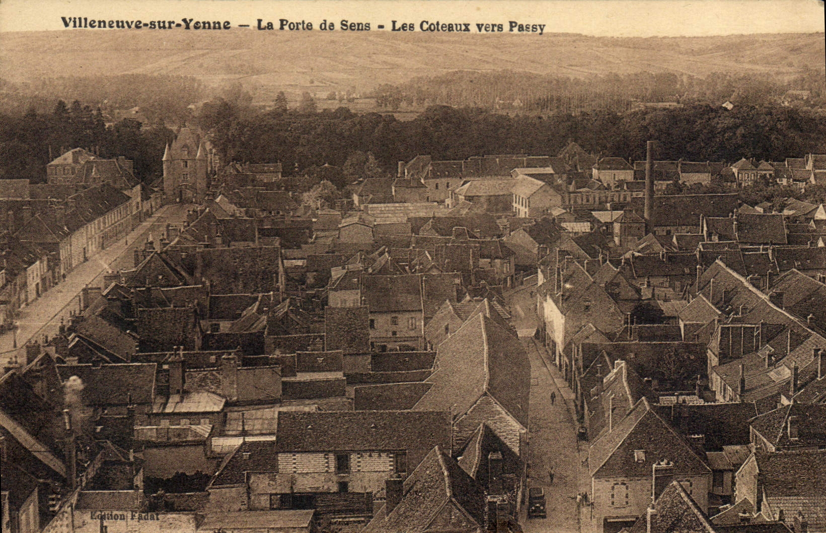 CPA Villeneuve sur Yonne La Porte de Sens Les Coteaux vers Passy