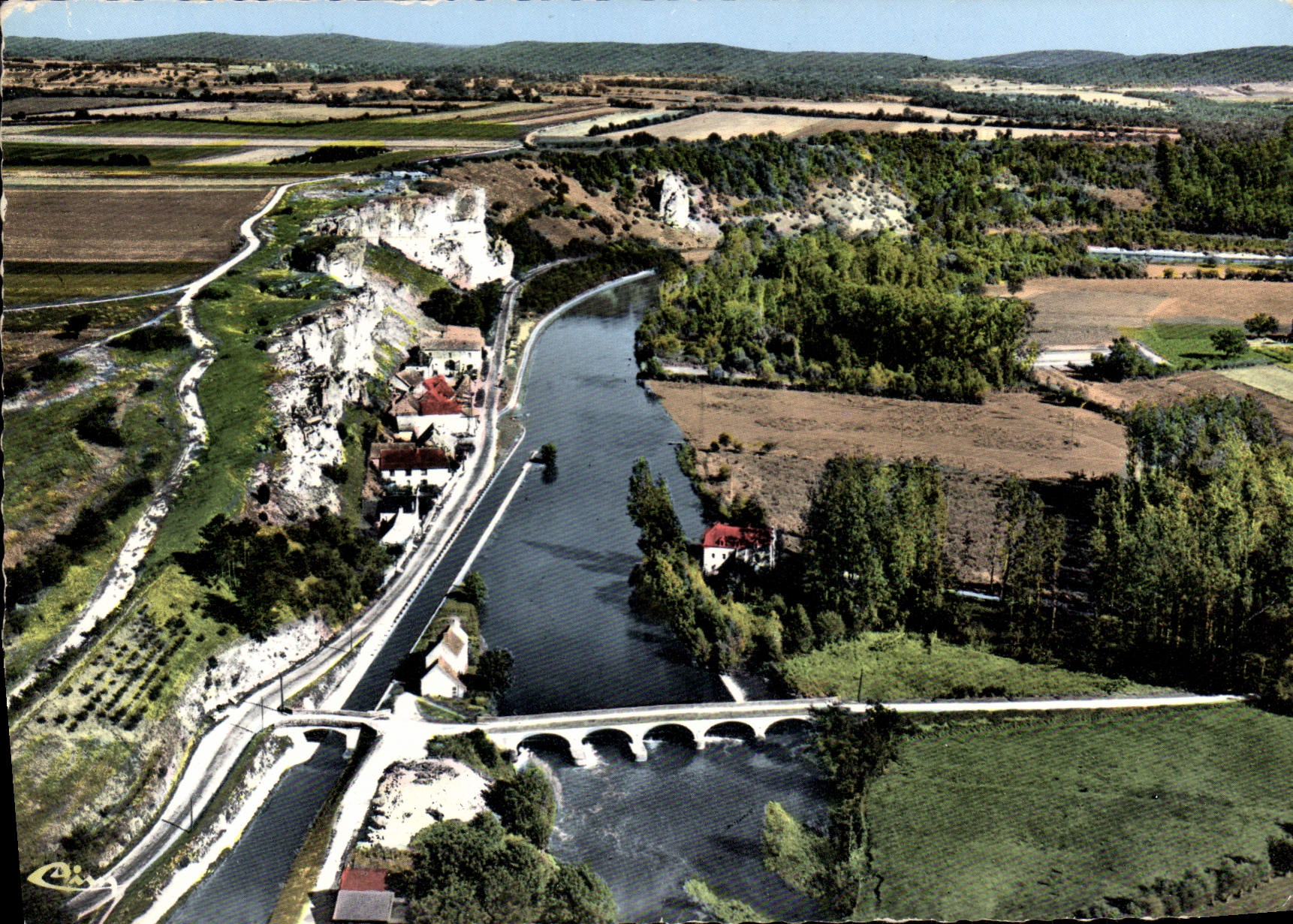 CPSM France Touristique Le Saussois Yonne 