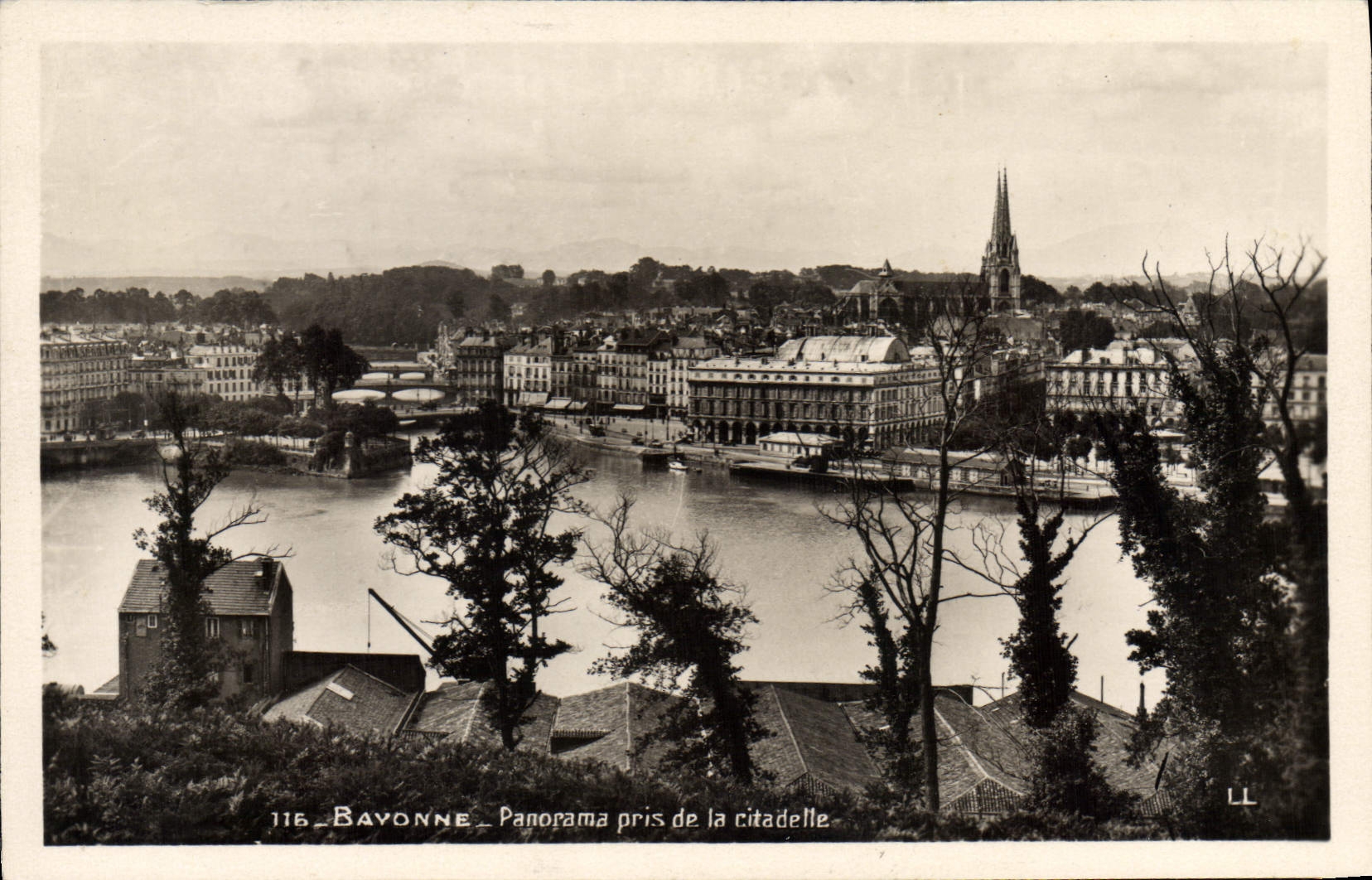 CPA Bayonne Panorama pris de la Citadelle