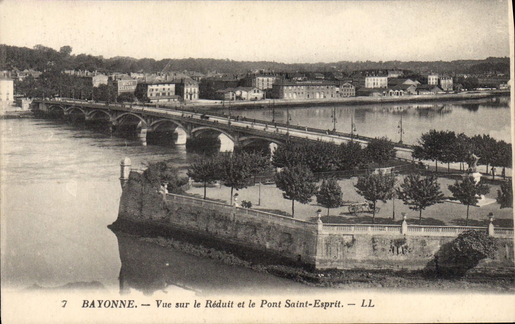 CPA Bayonne vue sur le Reduit et le Pont Saint Esprit