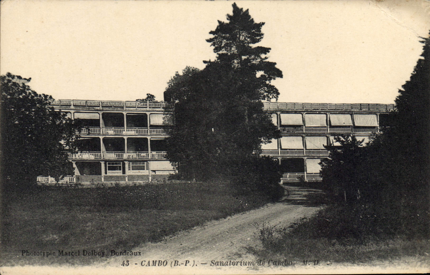 CPA Cambo Basses Pyrenees Sanatorium de Cambo  