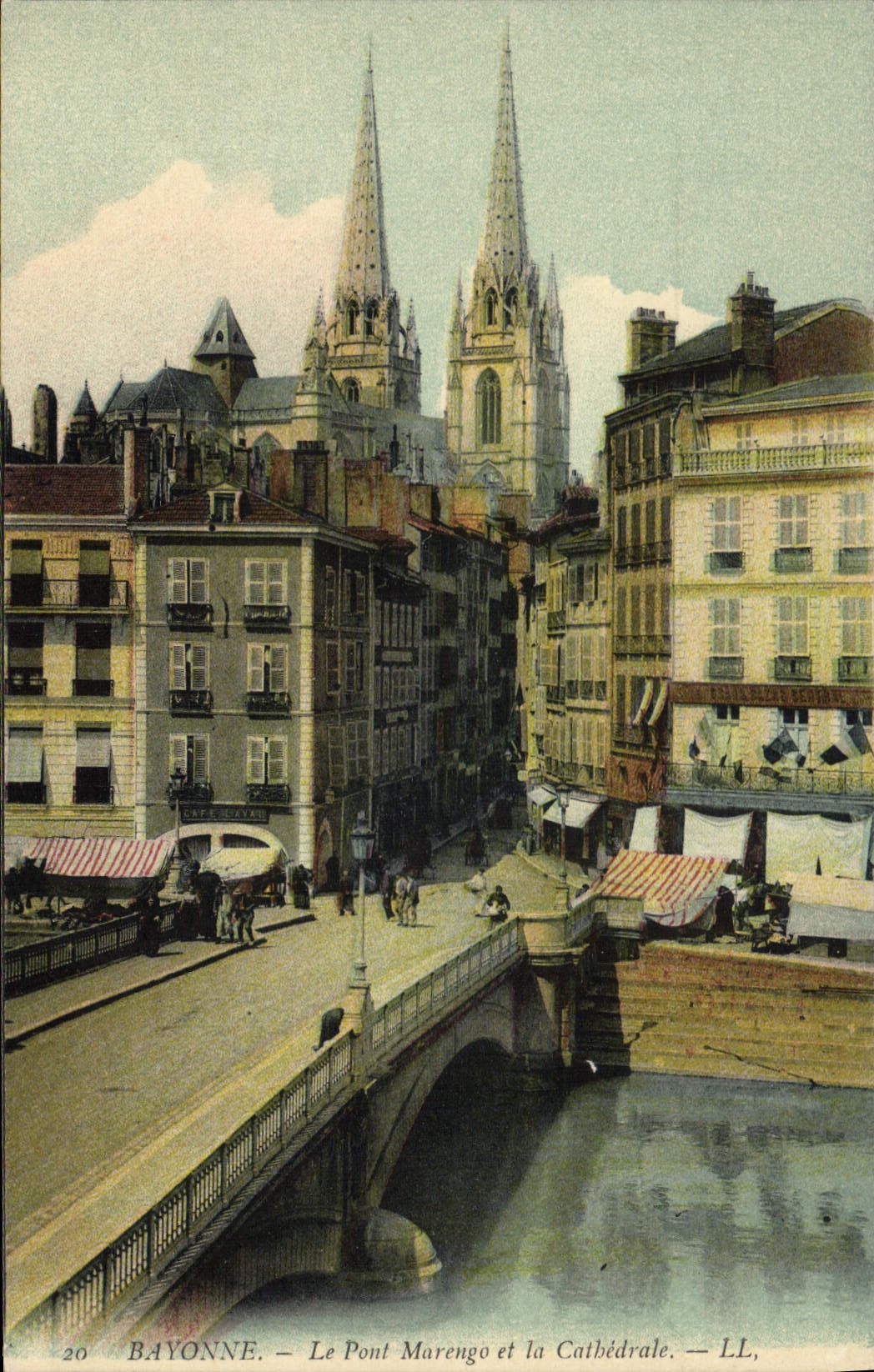 CPA Bayonne Le Pont Marengo et la Cathedrale