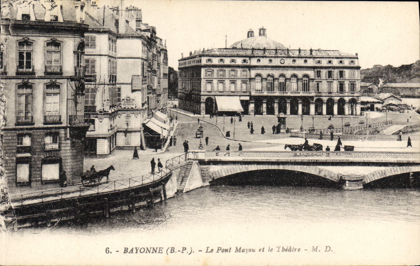 CPA Bayonne Basses Pyrenees Le Pont Mayou et le Theatre
