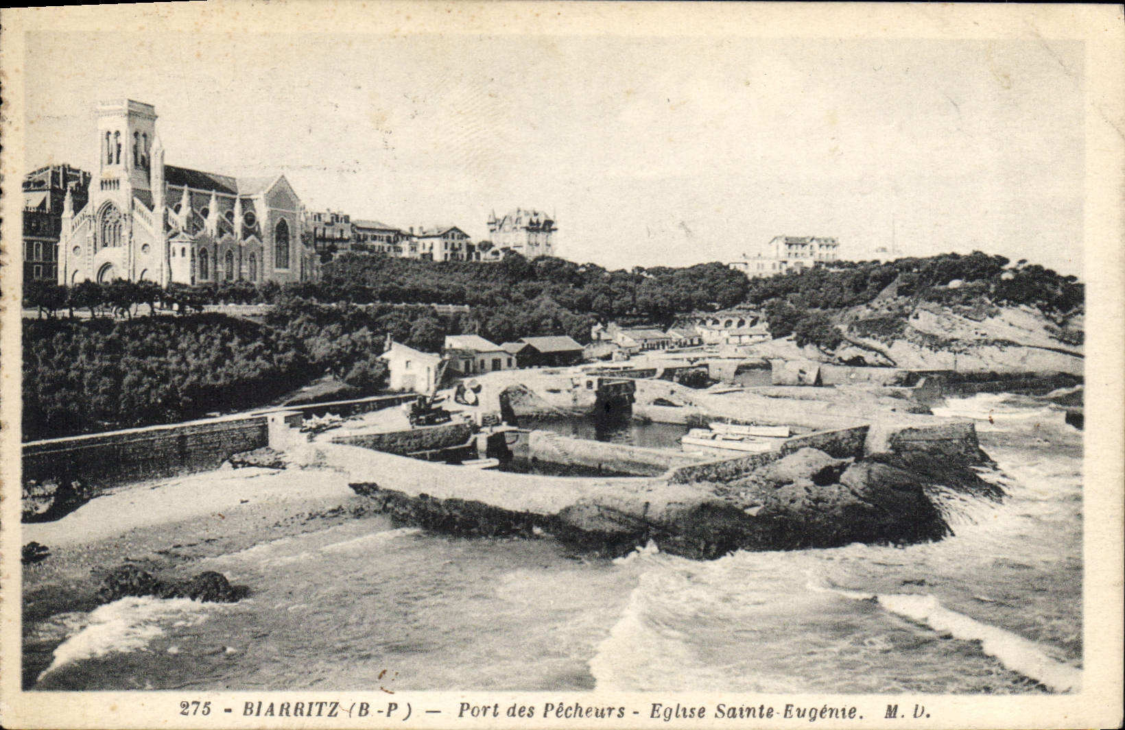CPA Biarritz Basses Pyrenees Port des Pecheurs Eglise Sainte Eugenie