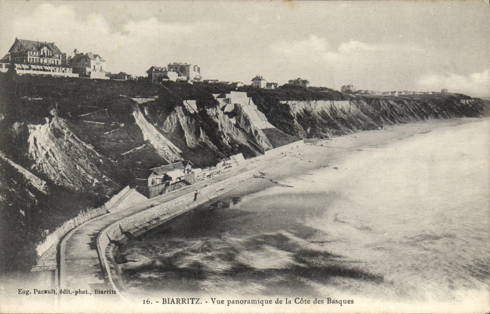 CPA Biarritz vue Panoramique de la Cote des Basques