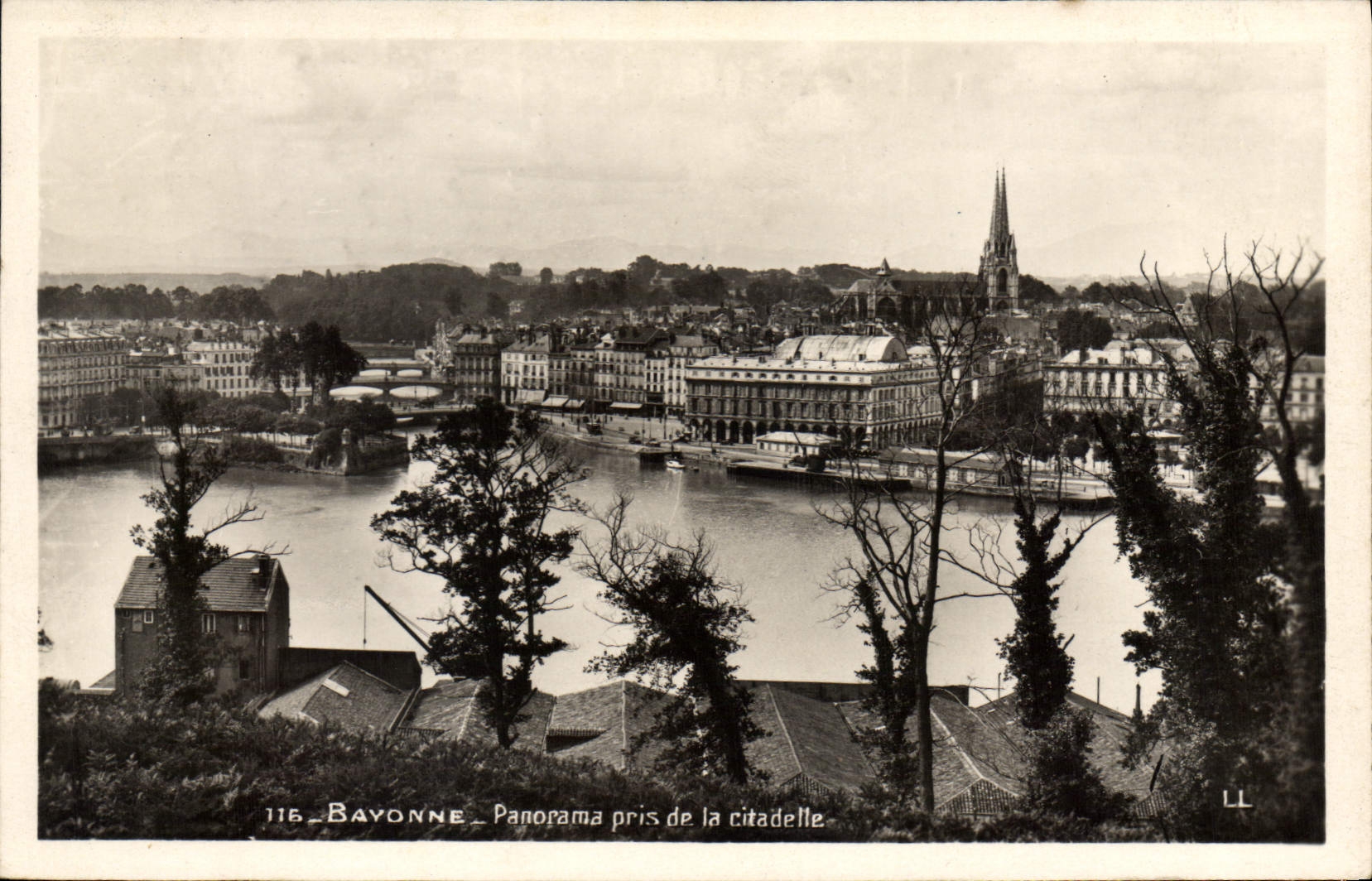 CPA Bayonne Panorama pris de la citadelle