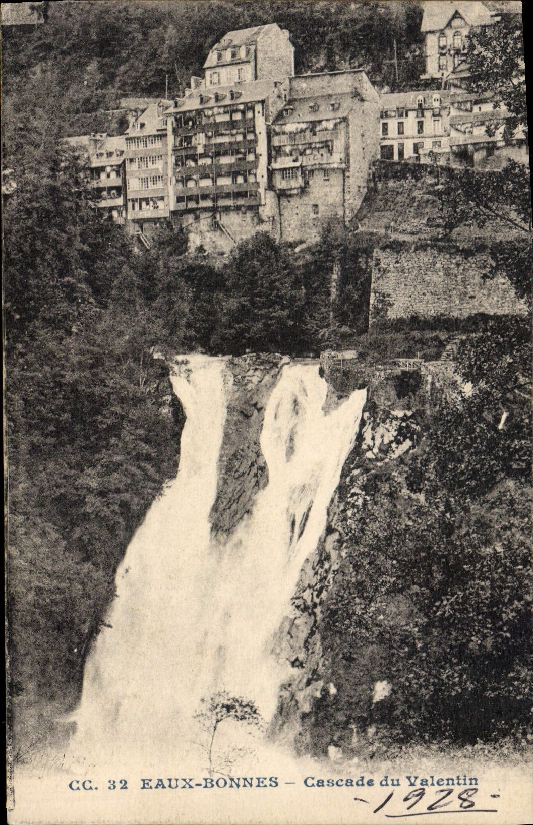 CPA Eaux Bonnes Cascade du Valentin