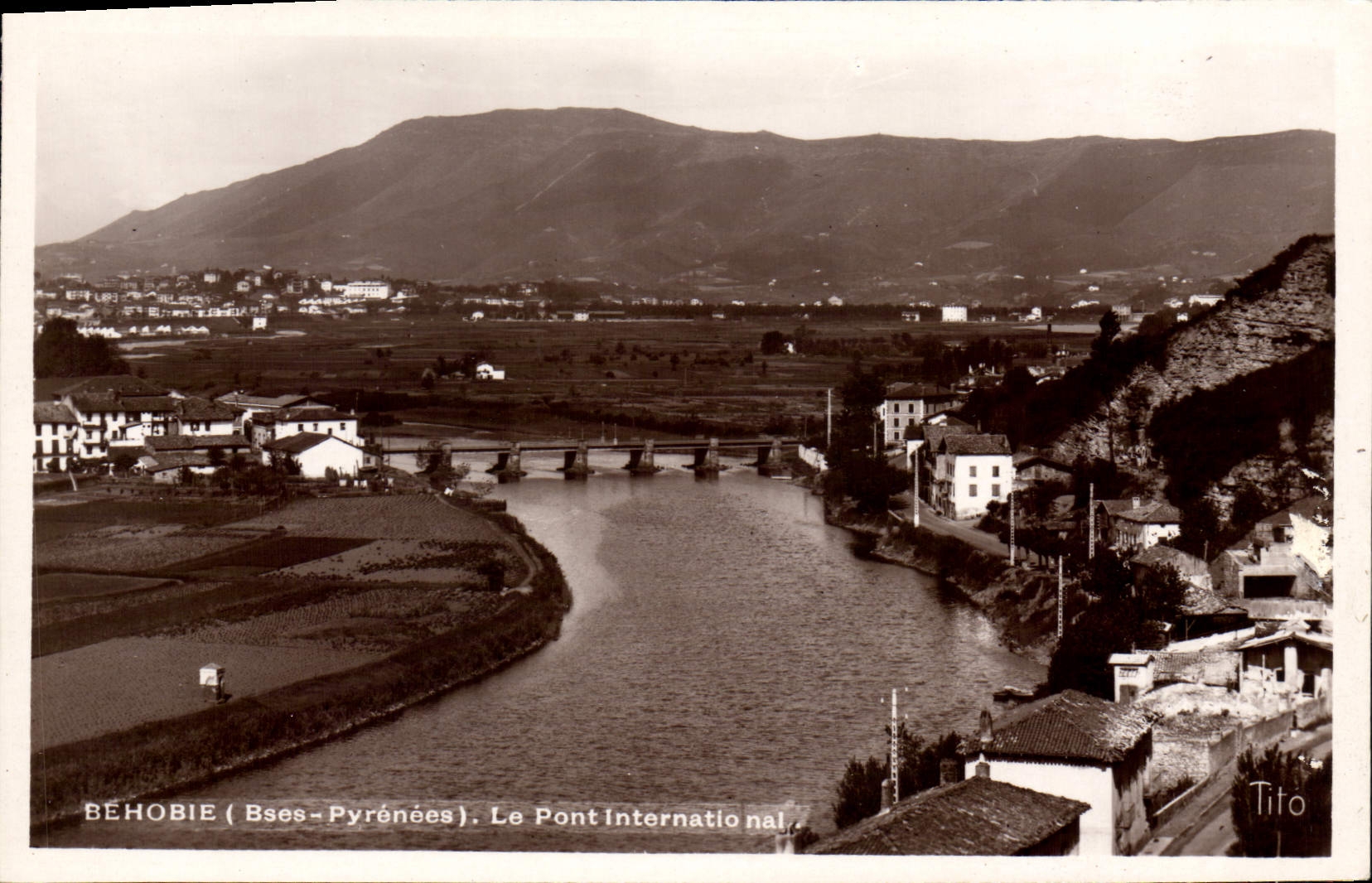 CPA Behobie Basses Pyrenees Le Pont International