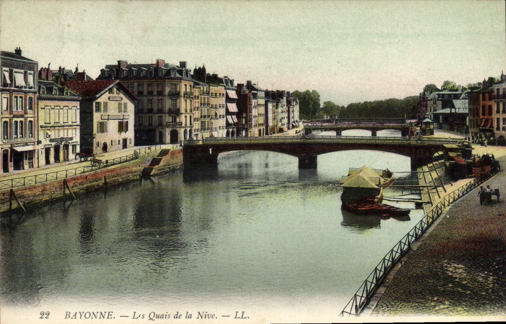 CPA Bayonne Les Quais de la Nive 