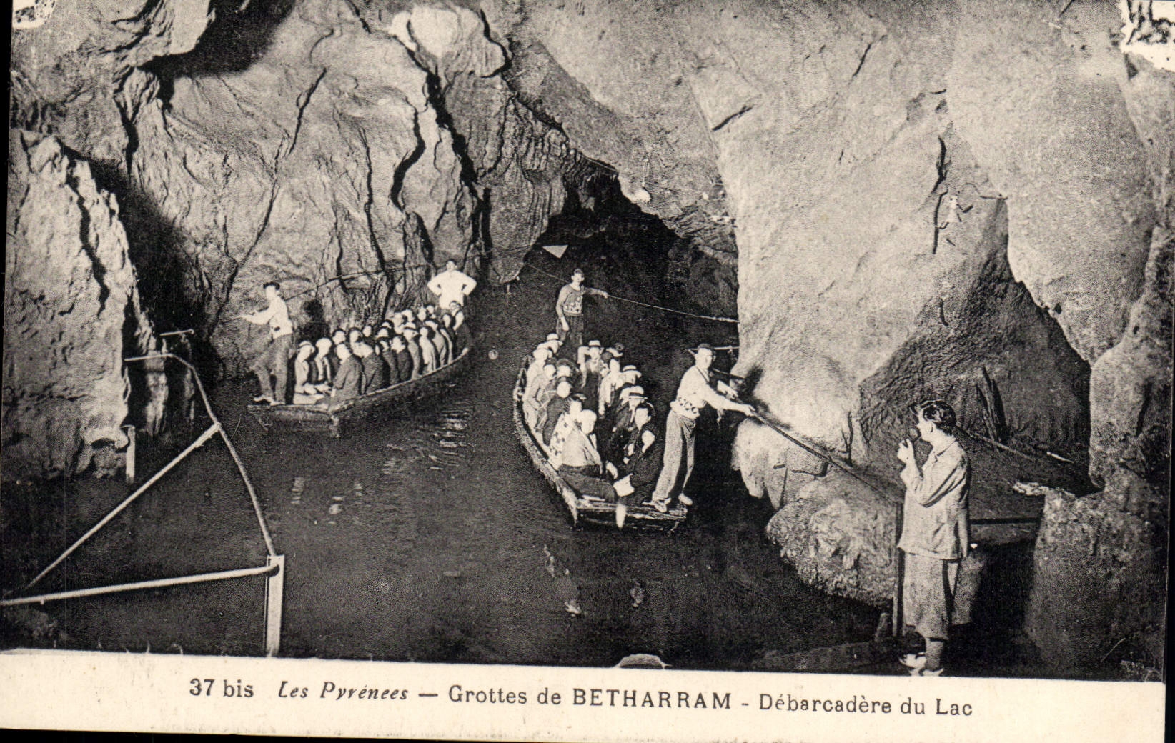CPA Les Pyrenees Grottes de Betharram Debarcadere du Lac