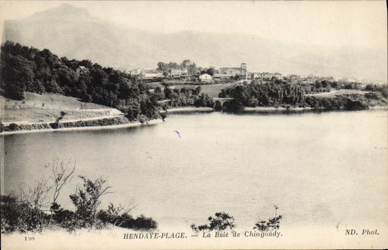 CPA Hendaye Plage La Baie de Chingoudy 