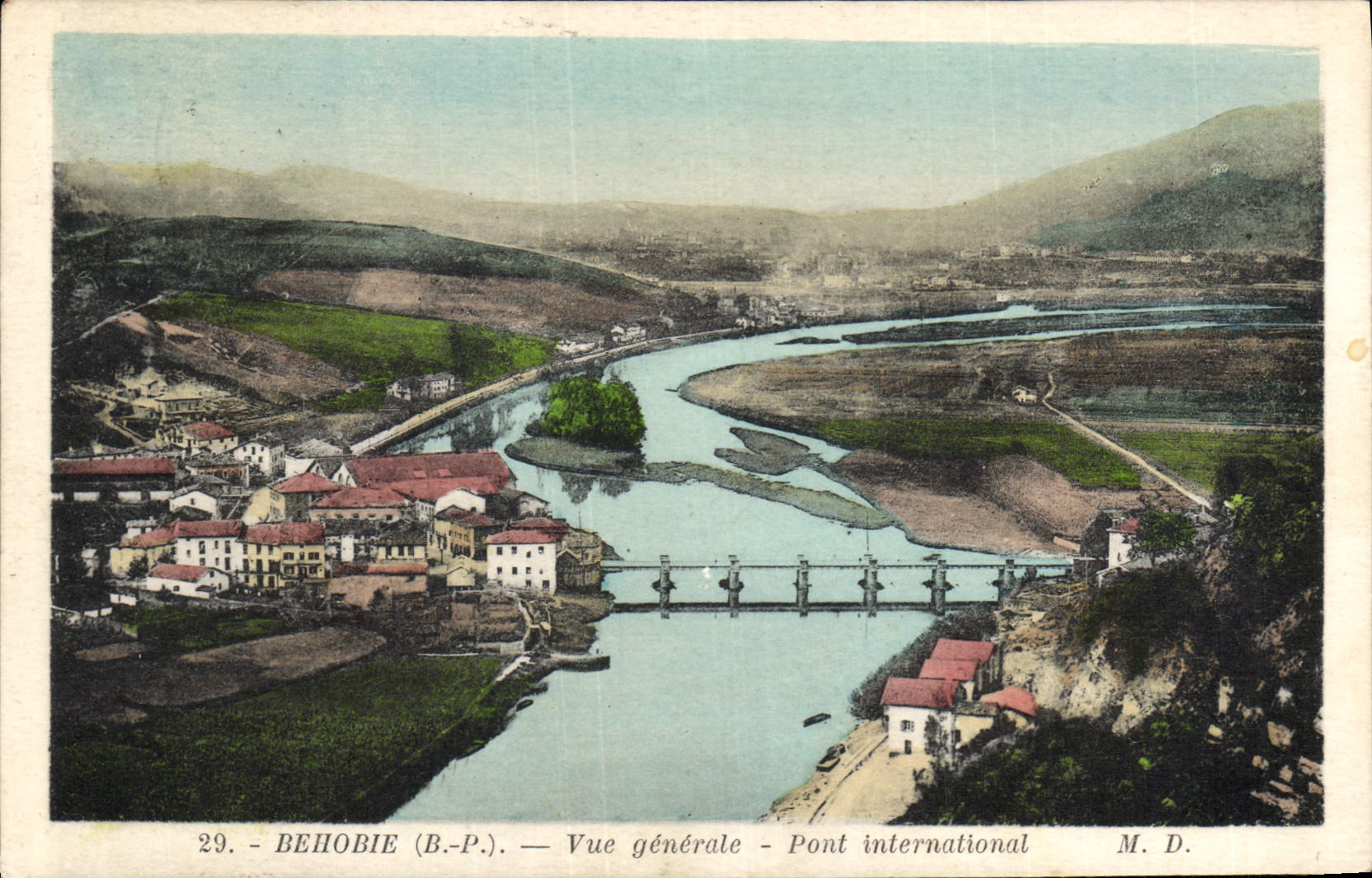 CPA Behobie B P vue generale Pont International 