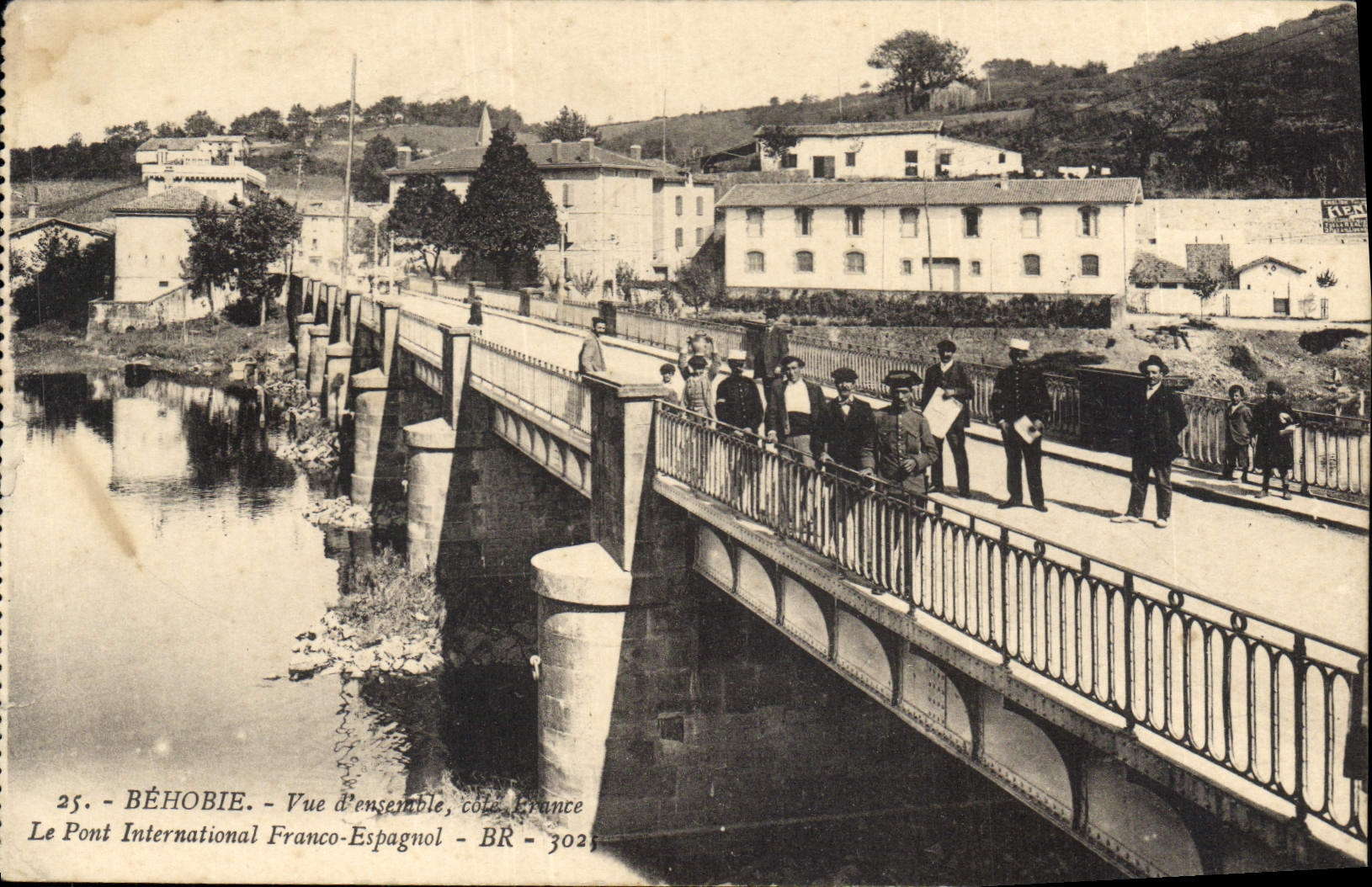 CPA Behobie vue d'Ensemble cote france le Pont International Franco Espagnol 
