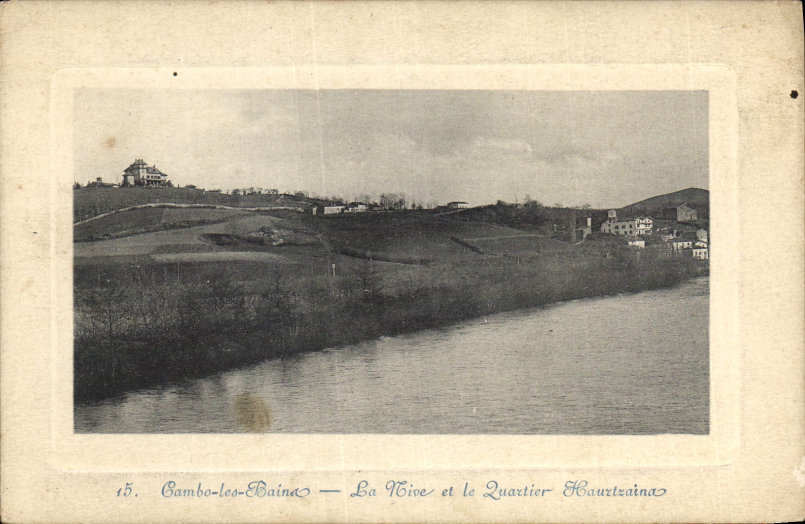 CPA Cambo les Bains la Nive et le Quartier Hauztzaina 