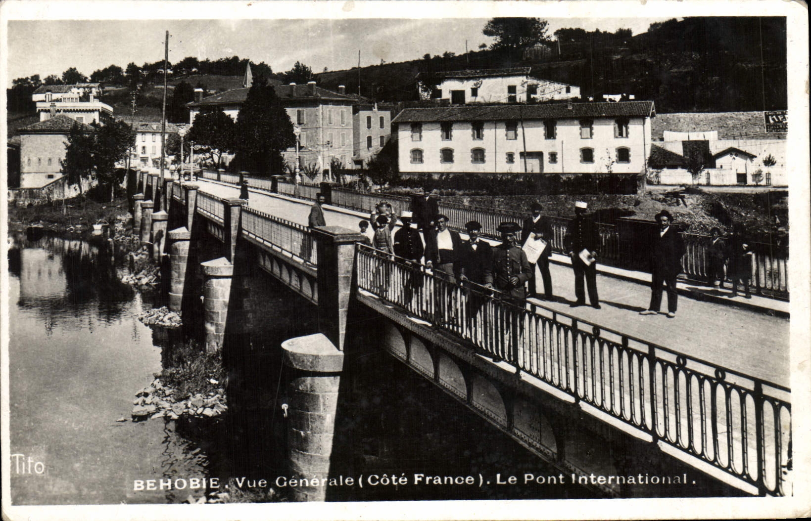 CPA Behobie vue generale Cote France le pont International