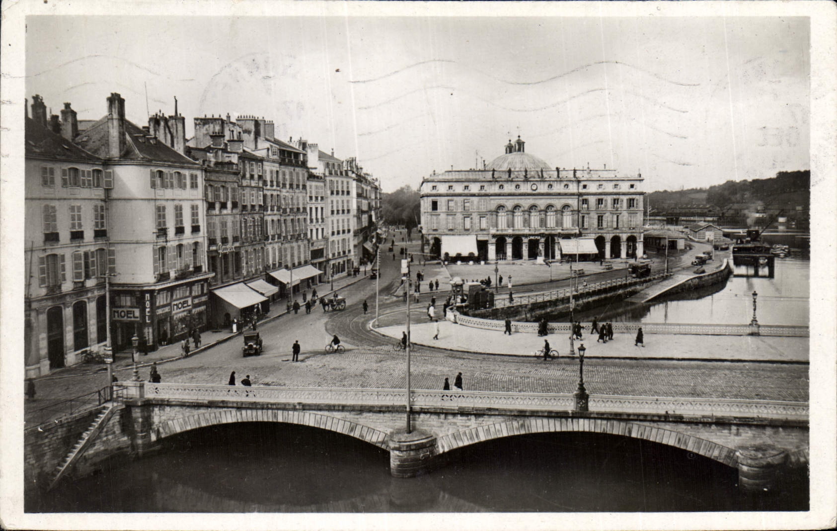 CPA Bayonne le Theatre et la Nive 