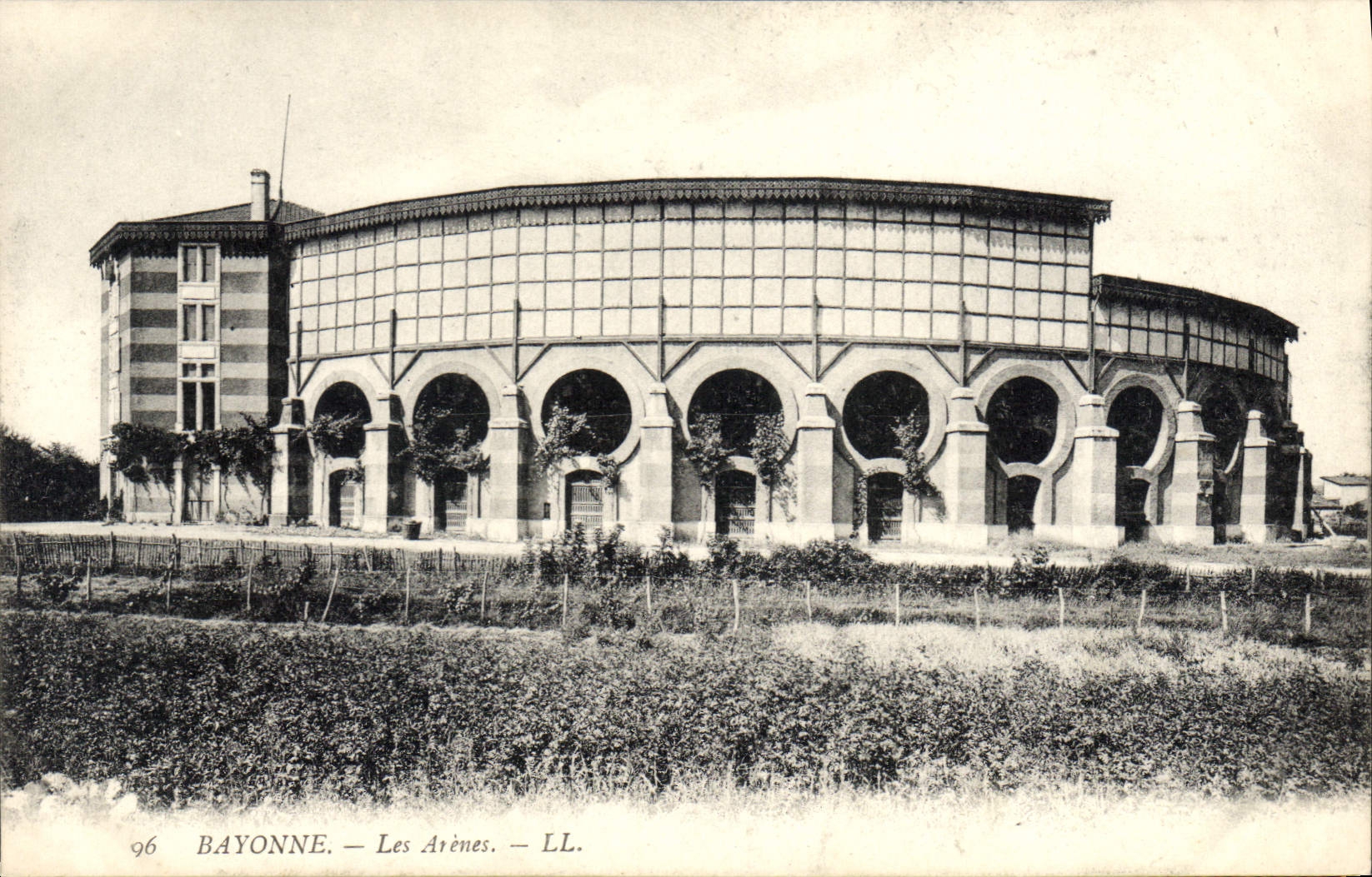 CPA Bayonne Les Arenes 