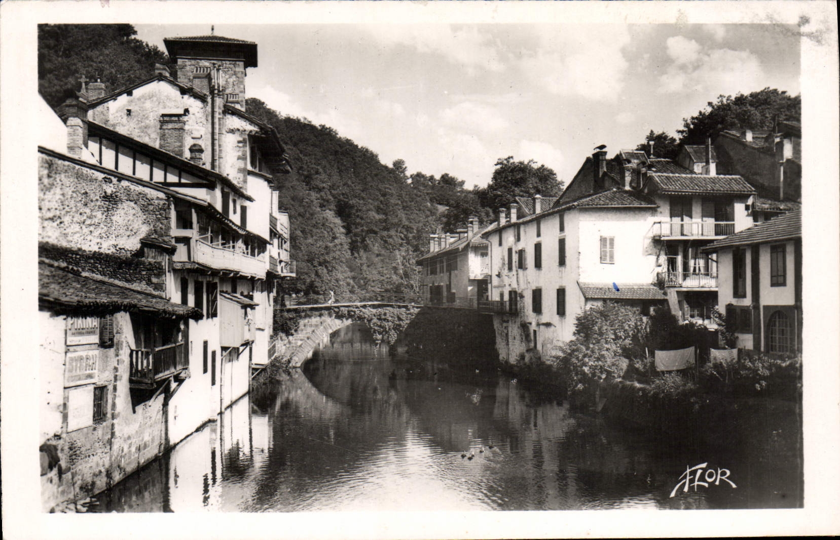 CPA St Jean Pied de Port Les bords de la Nive