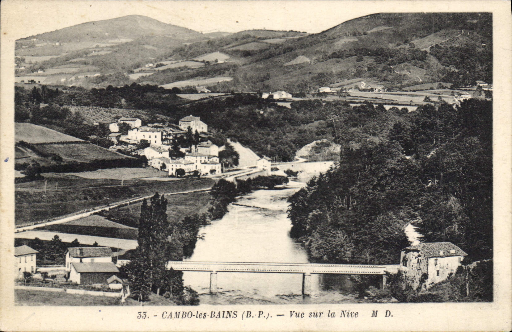 CPA Cambo les Bains BP Vue sur la Nive