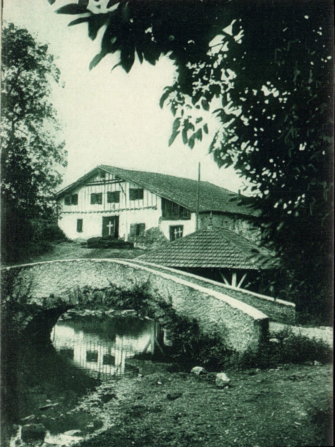 CPA Pays Basque Maison Basque au Vieux Cambo 