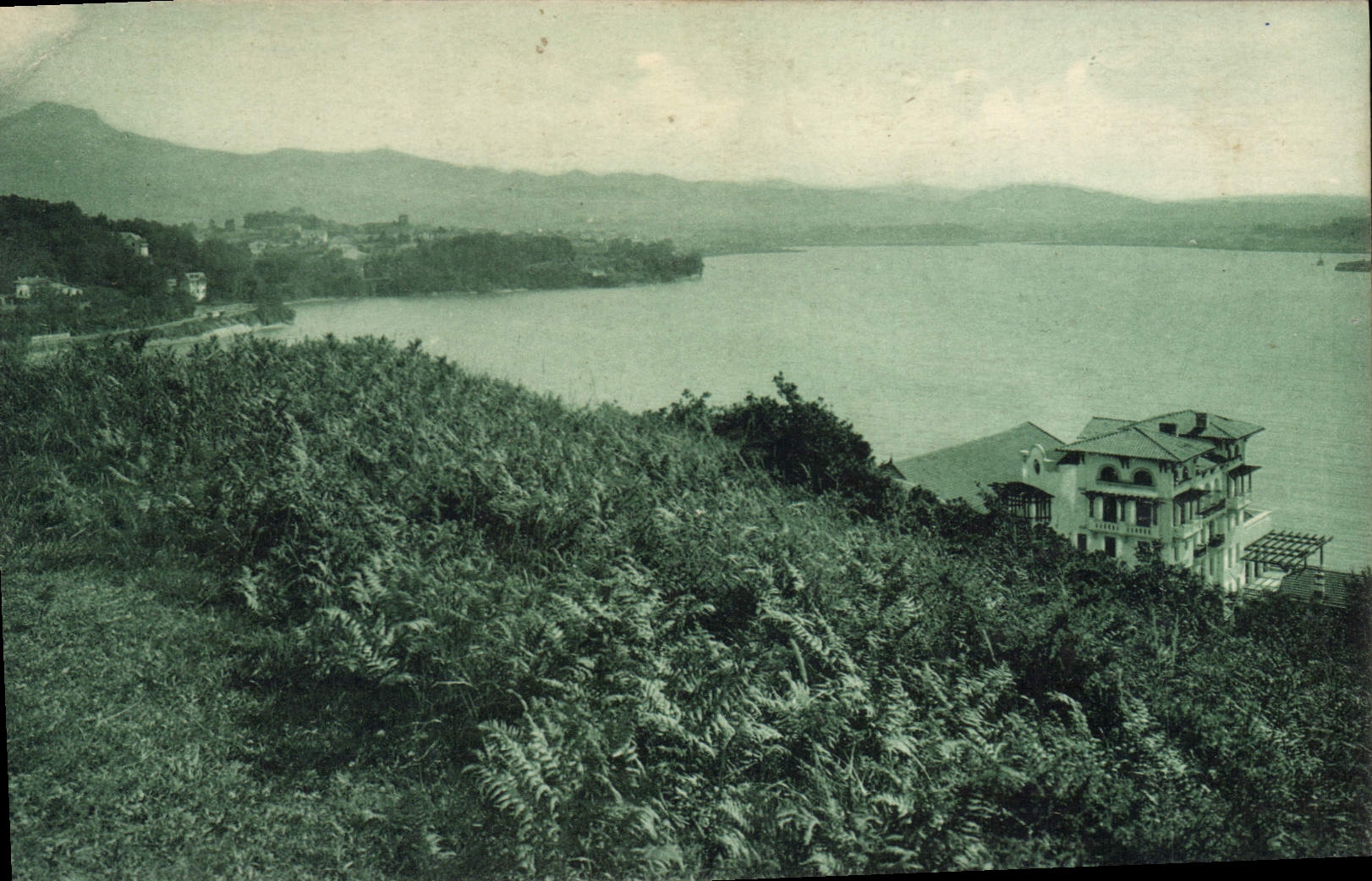 CPA Hendaye Cote Basque Cue sur la Baie et les Montagnes Espagnoles