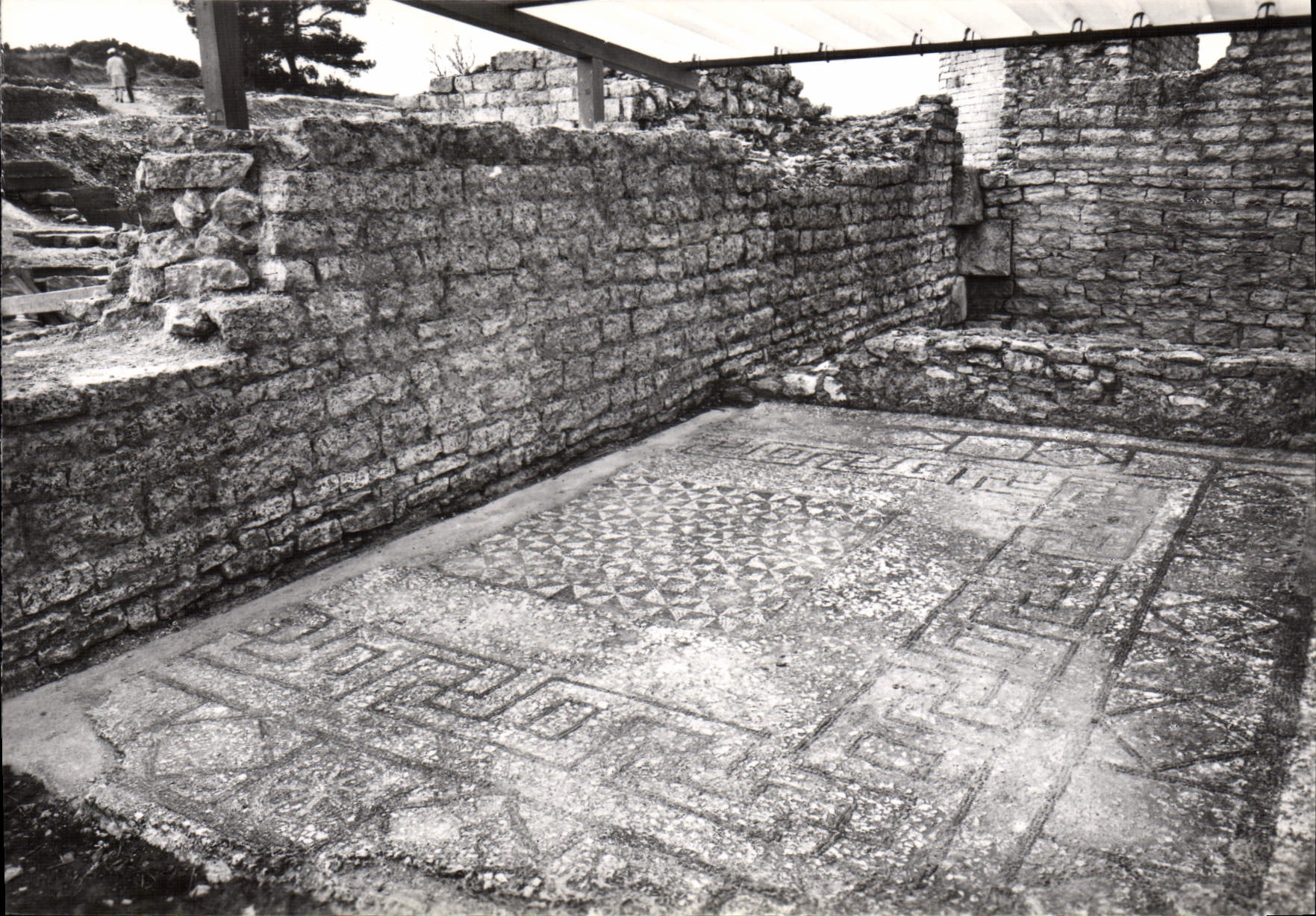 CPSM SAINT REMY de PROVENCE fouilles de Glanum mosaïque grecque maison de Sulla