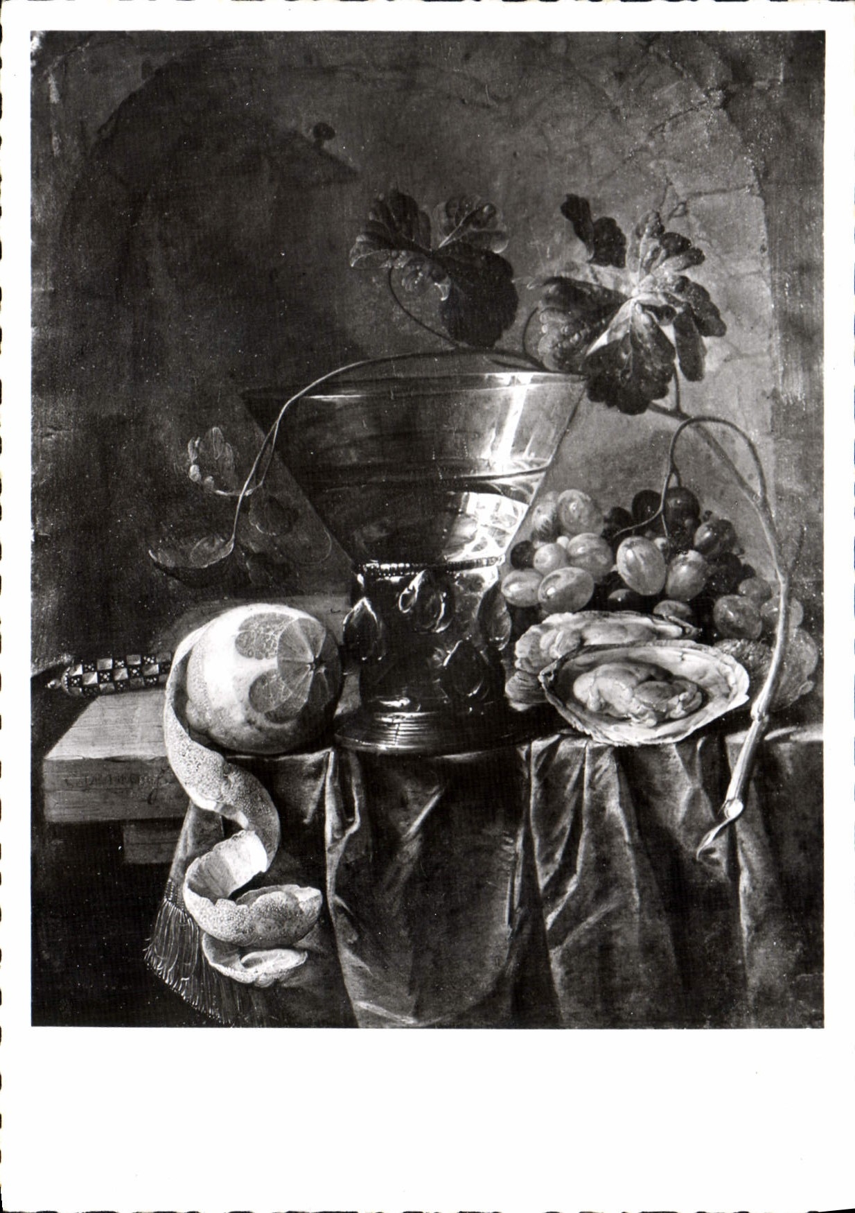 CPSM musée des beaux arts de Nimes Cornelis de Heem Nature morte