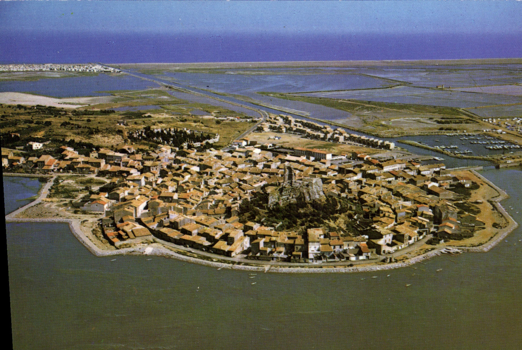 CPSM GRUISSAN VILLAGE plage tour Barberousse