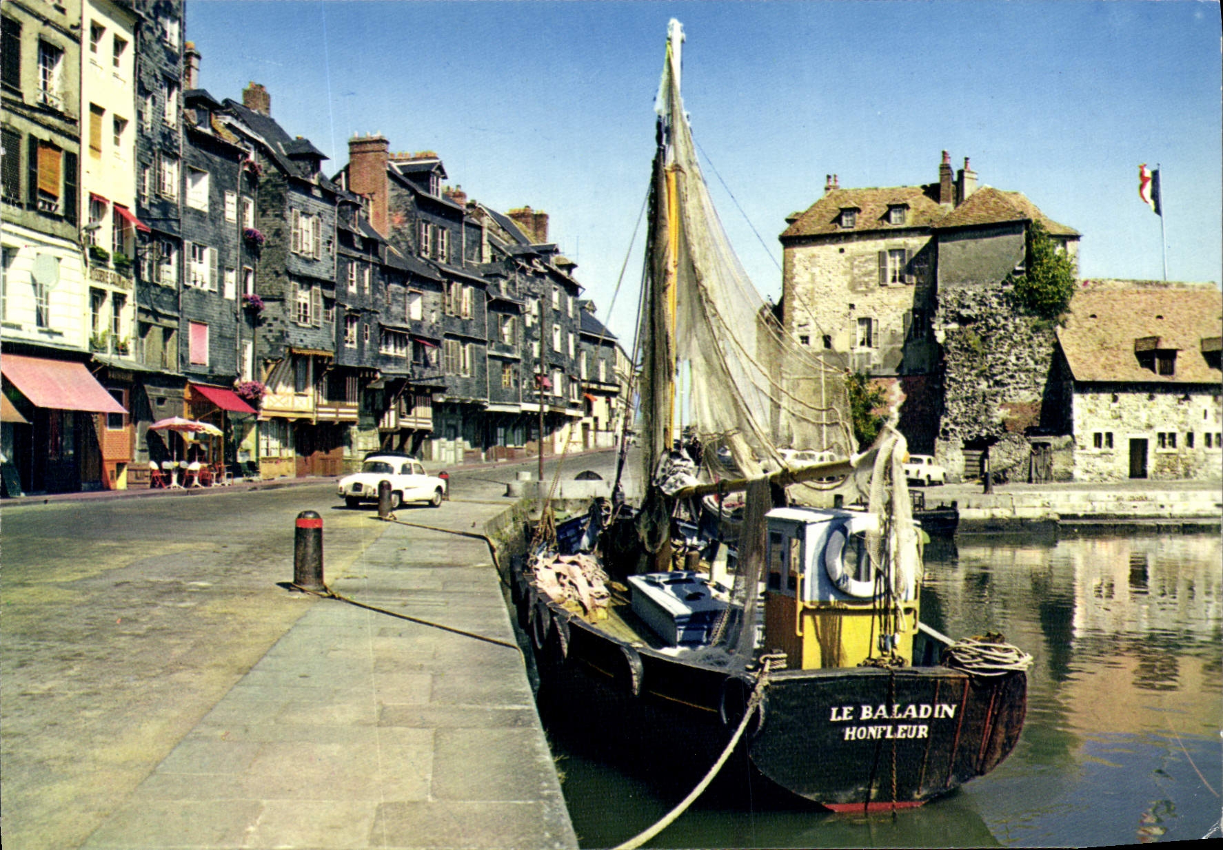 CPSM HONFLEUR les quais et la lieutenance