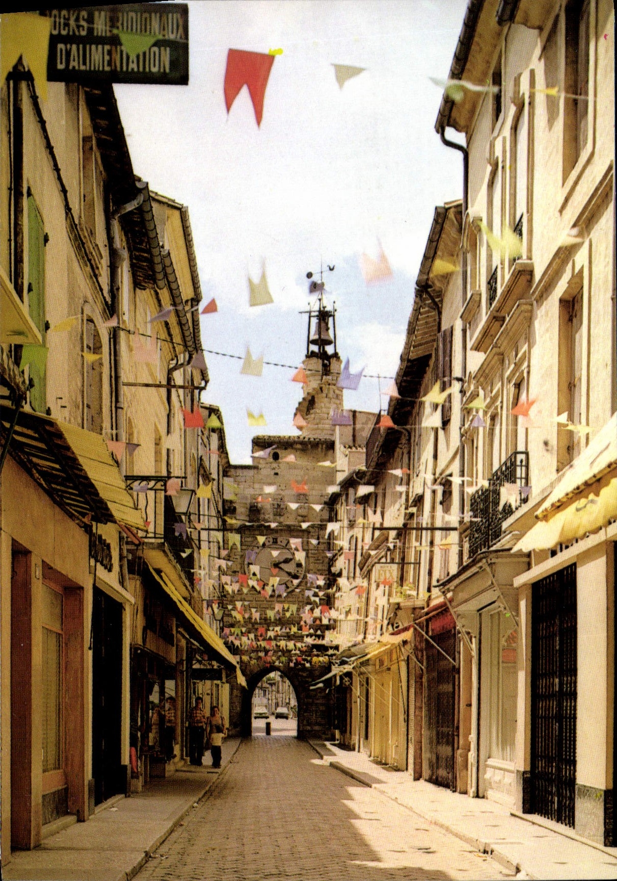 CPM Sommieres La Rue De Pont
