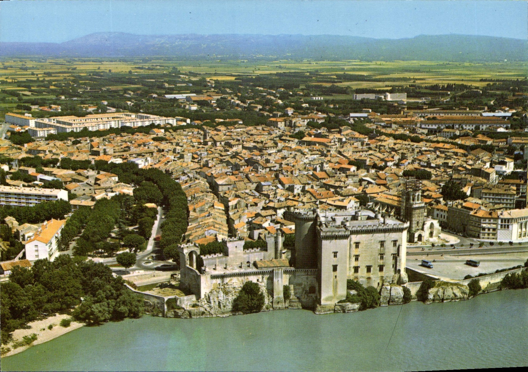 CPM Tarascon Vue Aerienne Sur La Ville
