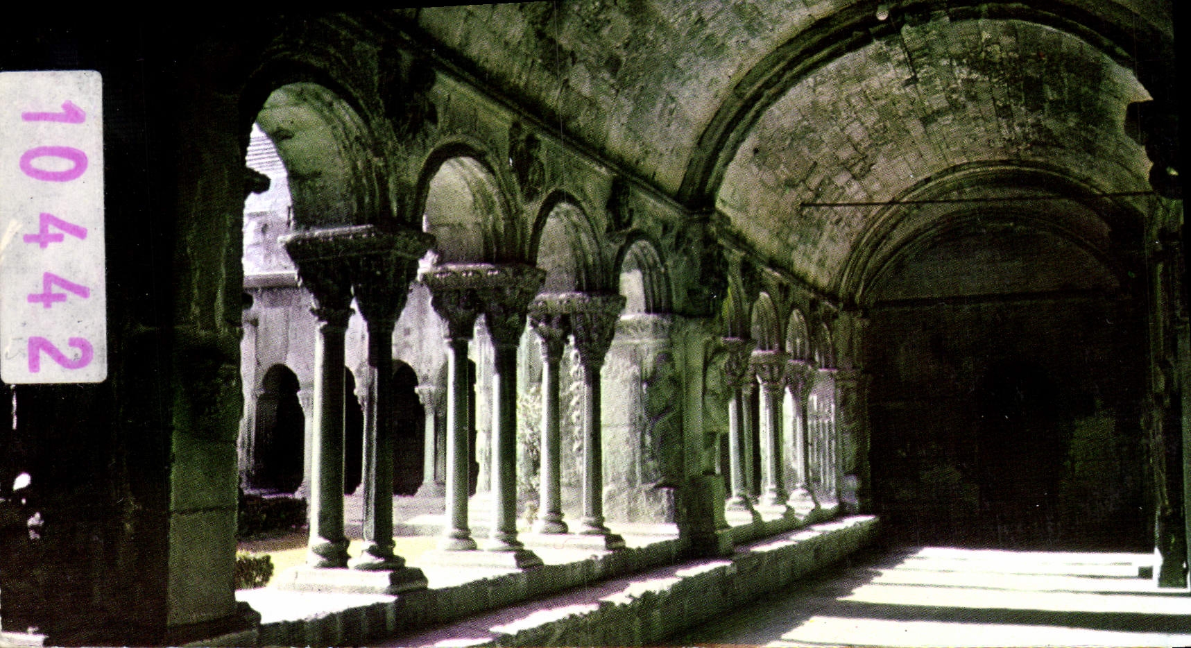 CPM Arles Sur Rhone Le Cloitre St Trophime