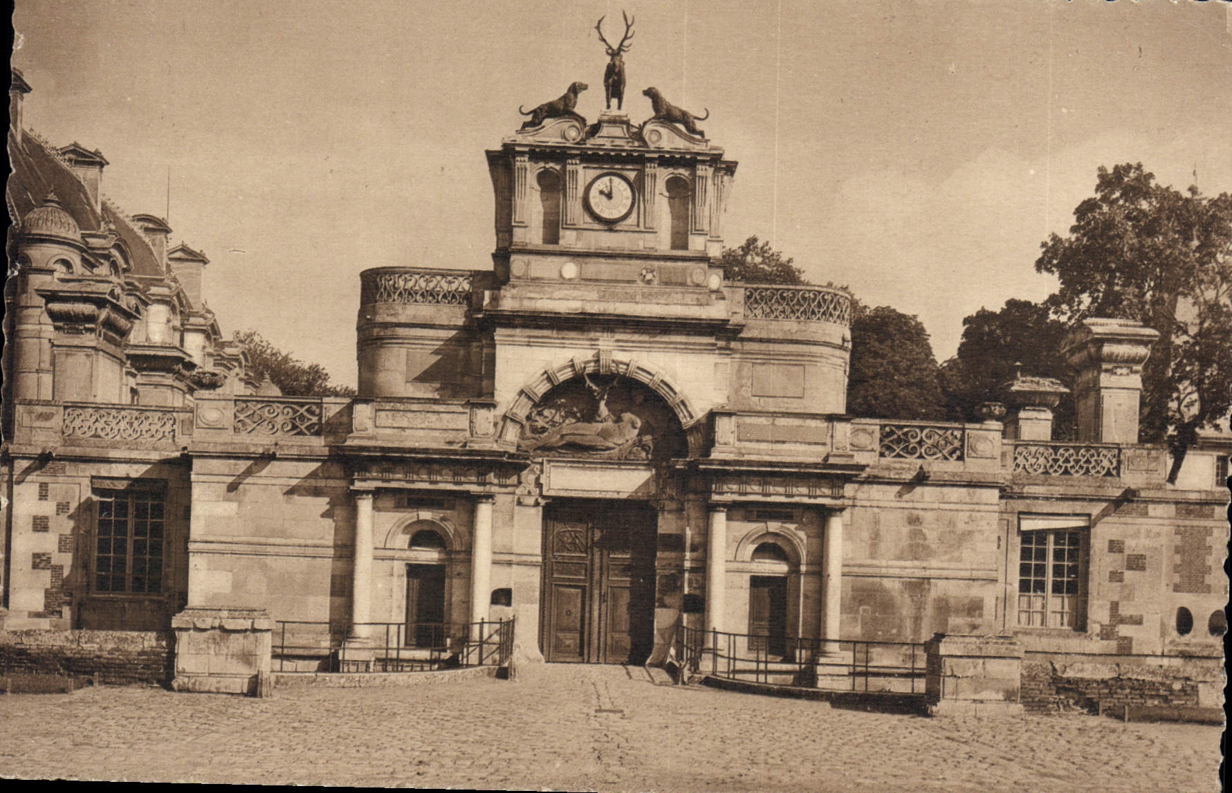 CPM Chateau D'Anet L'Entree Principale