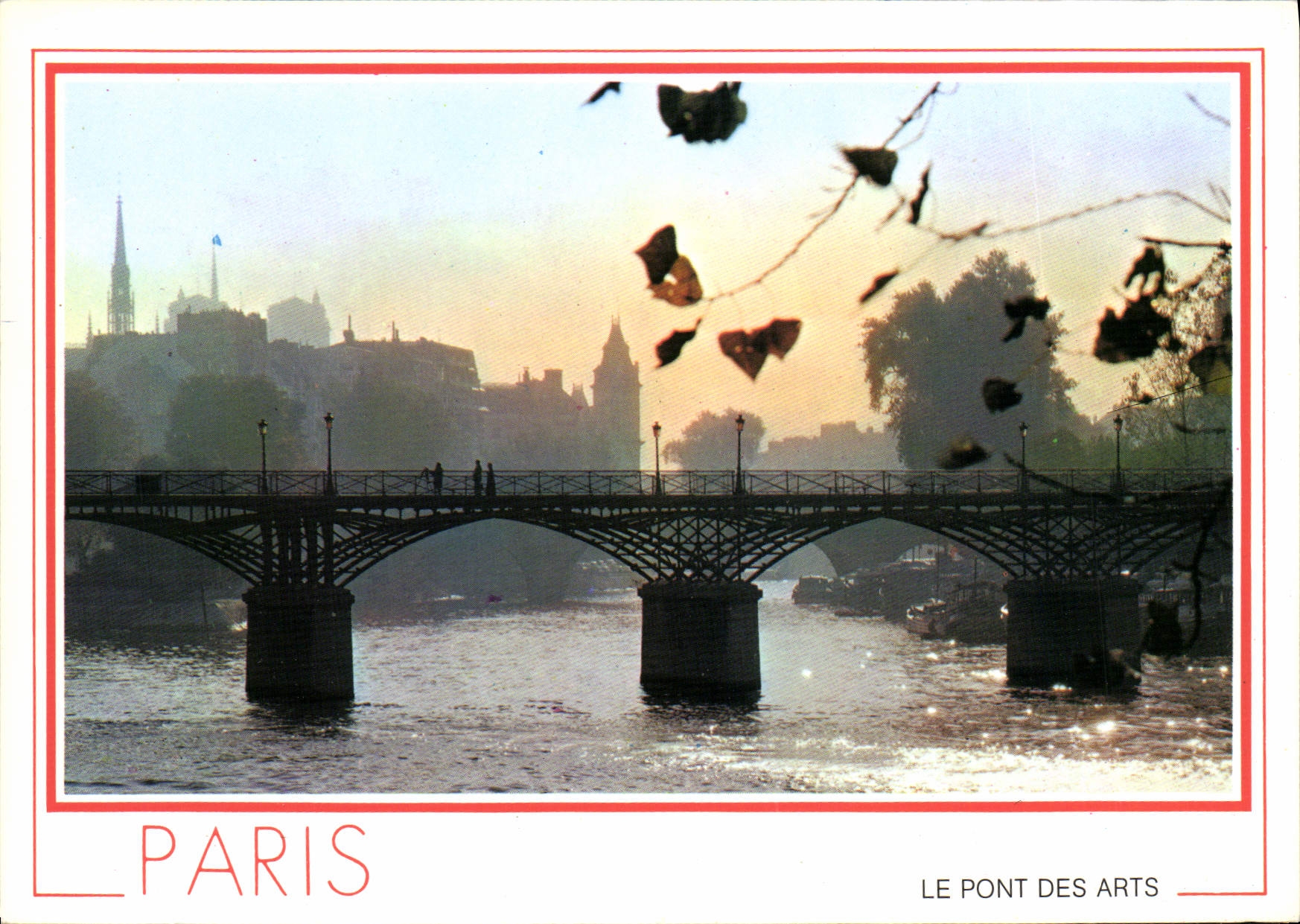 CPM Paris La Seine au Pont des Arts