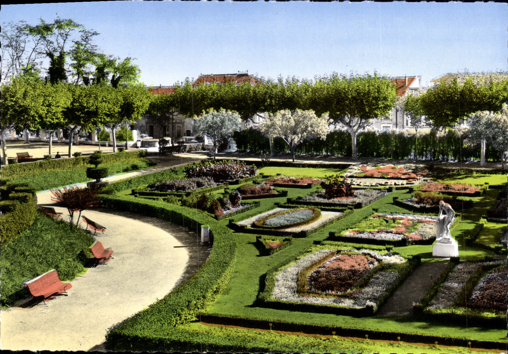 CPM Arles Les Jardins