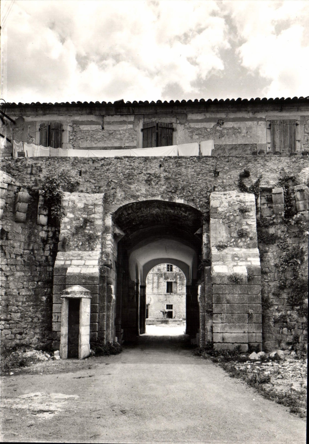 CPM Les Gorges du Tarn Saint Enimie Maisons Anciennes Pittoresques