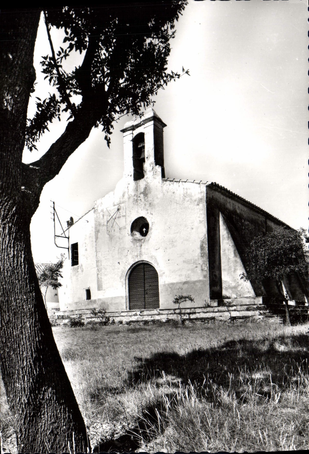 CPM Saint Ferreol Chapelle du XIII Siecle