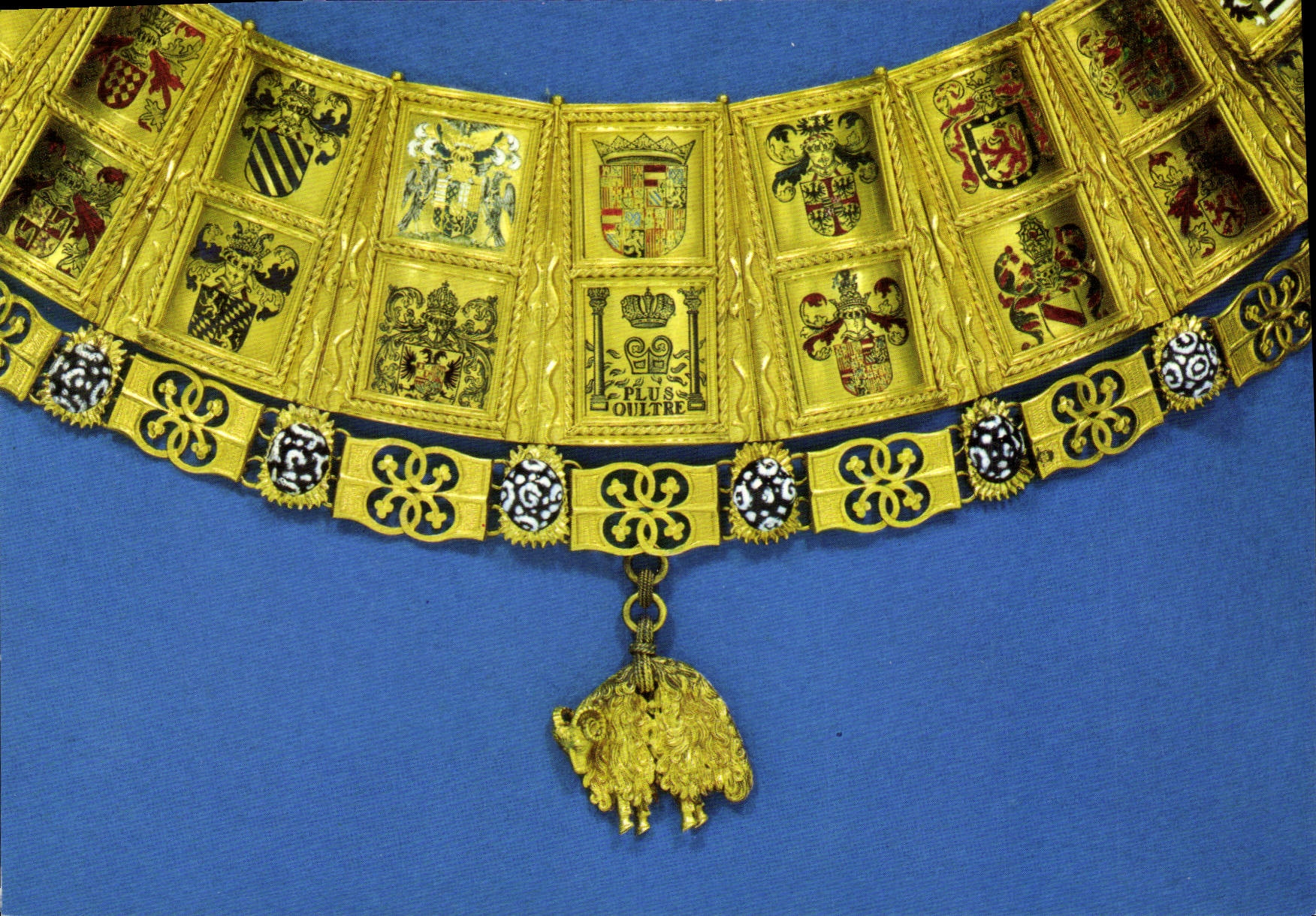 CPM Kunsthistorisches Museum Wien Weltliche Und Geistliche Schatzkammer