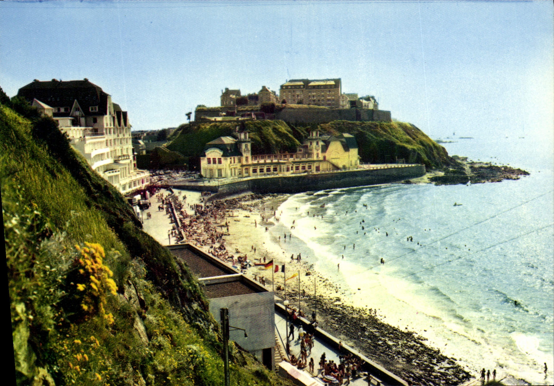 CPM Granville La Plage le Casino et la Haute Ville