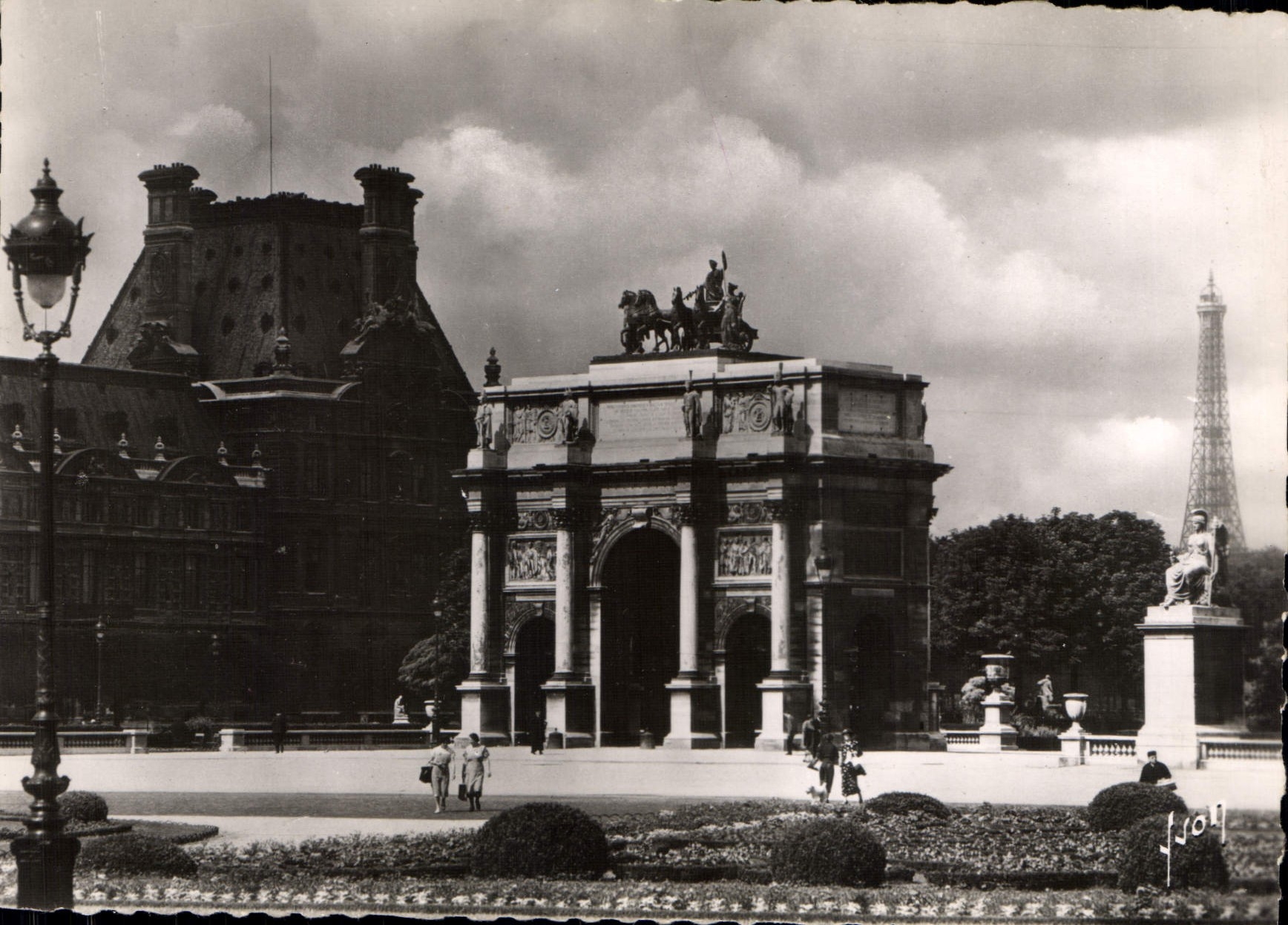 CPM Paris En Flanant L'Arc De Triomphe Du Carrousel