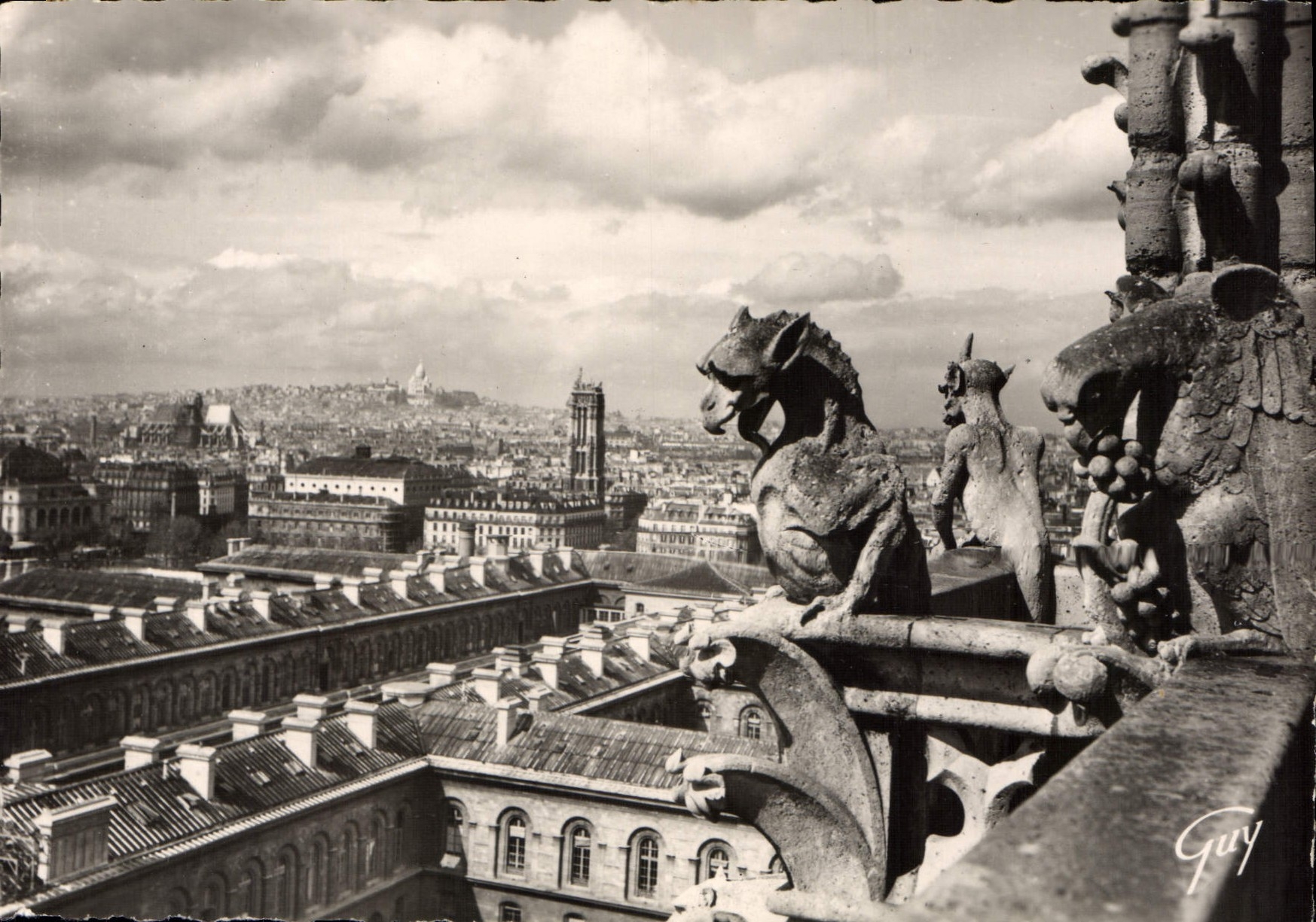 CPM Paris Et Ses Merveilles Chimeres De La Cathedrale
