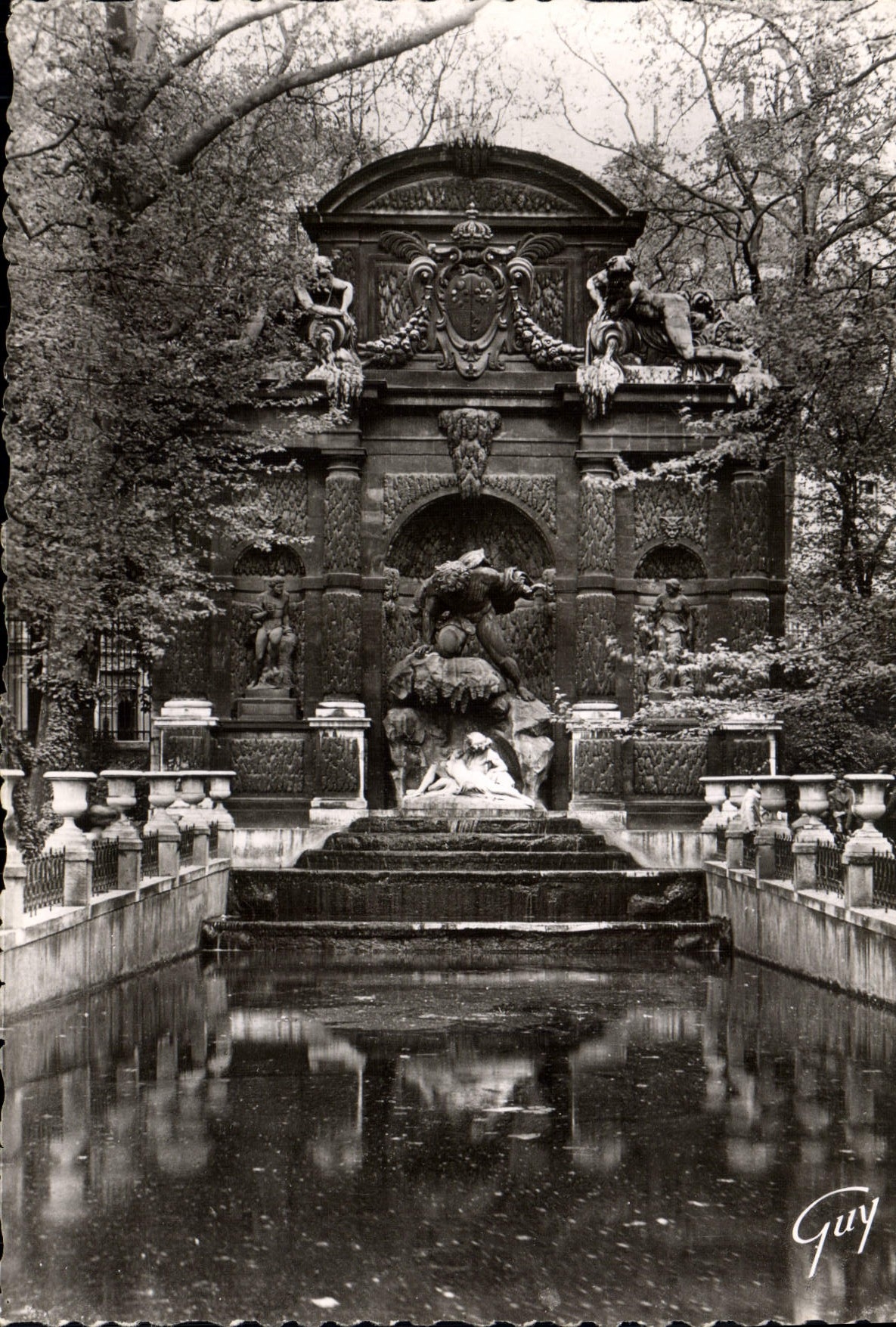 CPM Paris Et Ses Merveilles Jardin Du Luxembourg Fontaine De Medicis