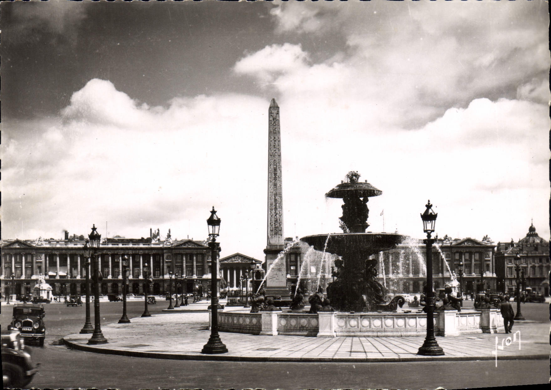 CPM Paris En Flanant Place De La Concorde