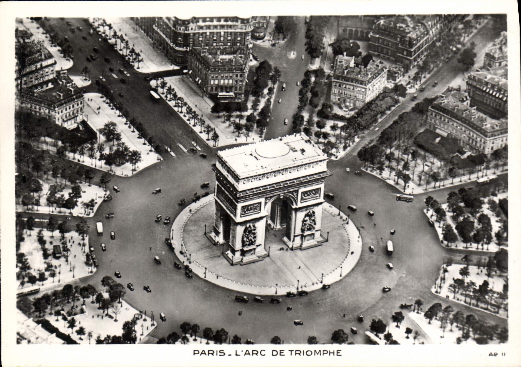 CPM Paris L'Arc De Triomphe 