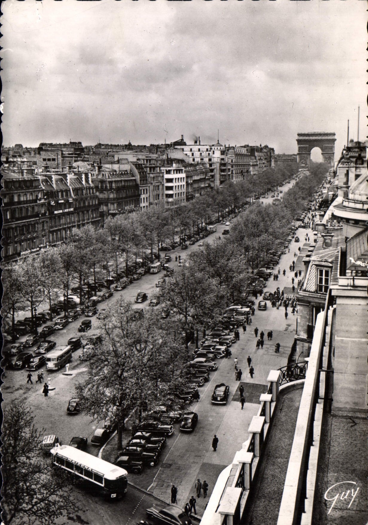 CPSM Paris Et Ses Merveilles L'Avenenue Des Champs Elysees Vers I'Arc De Triomphe