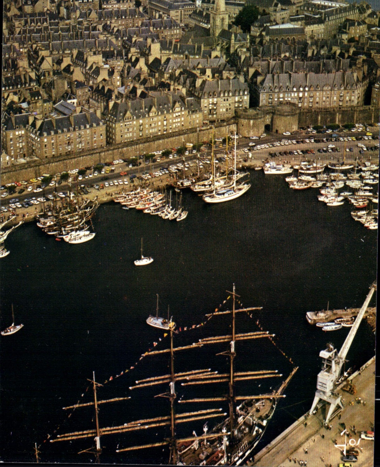 CPSM Saint Malo Grand Voilier Dans Les Bassins A Flot