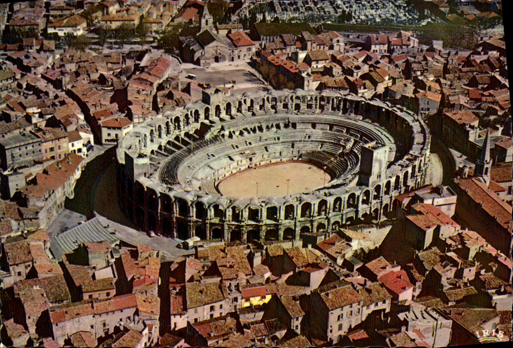 CPSM Reflets De Provence Arles Vue Aerienne Des Arenes