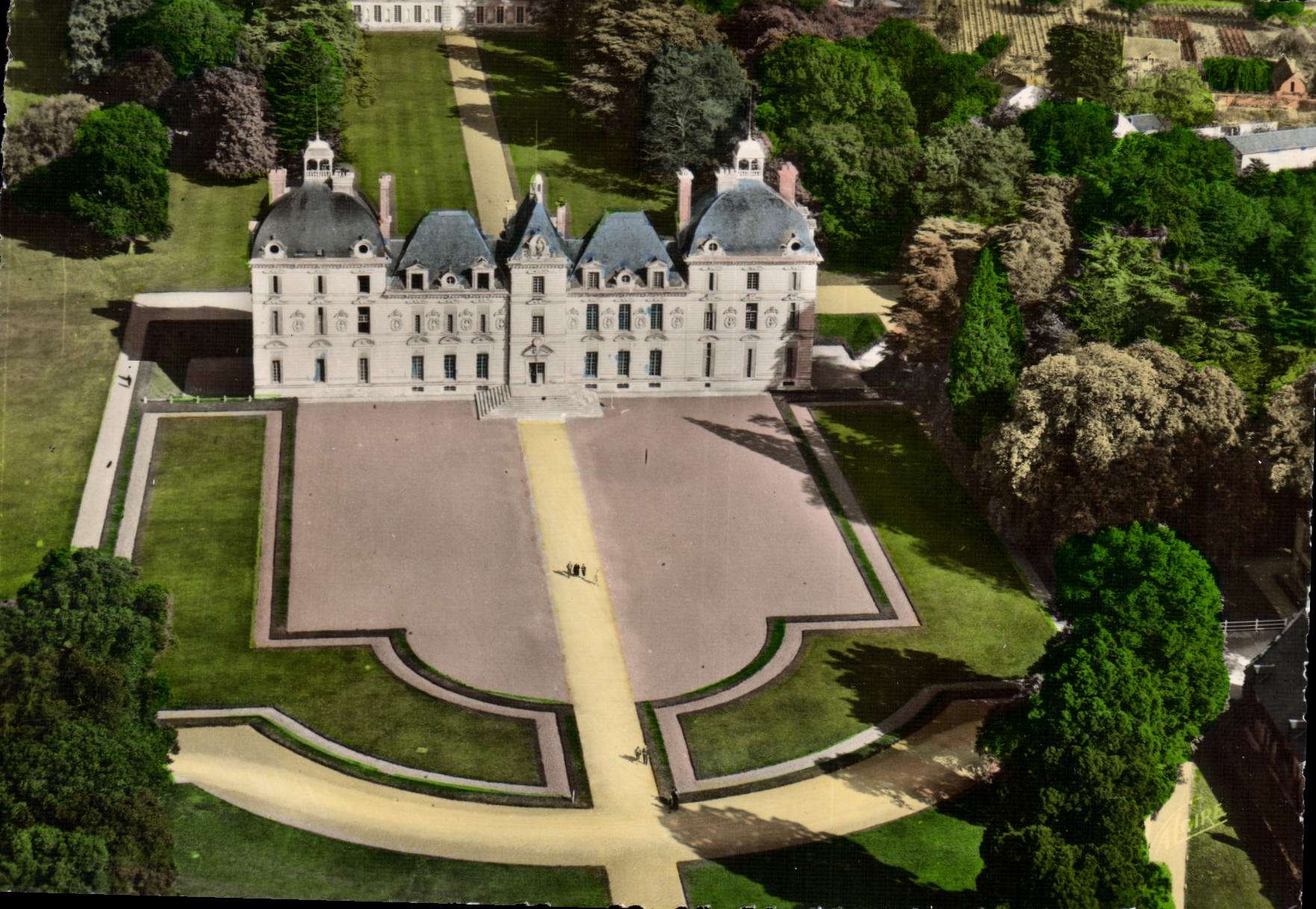 CPSM Cheverny Vue Aerienne Du Chateau