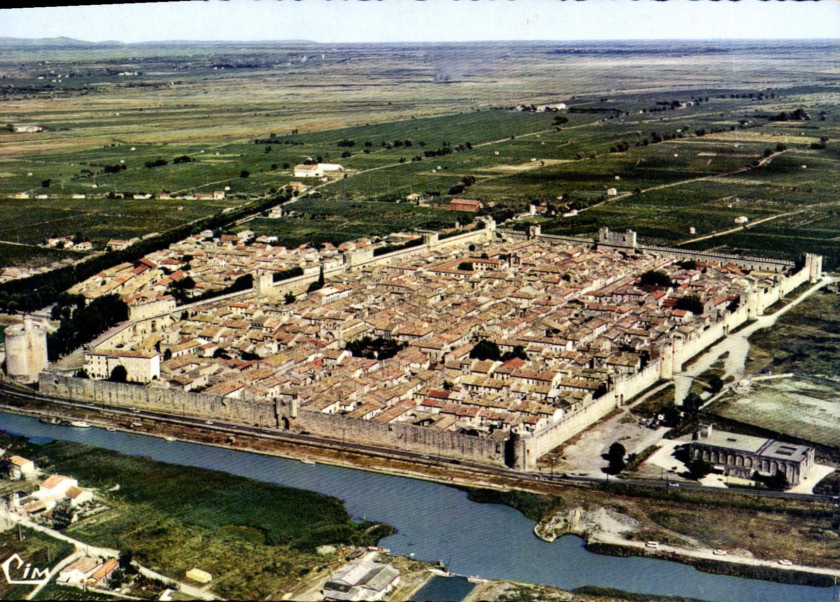 CPSM Aigues Mortes Cite Medievale Vue Generale Aerienne